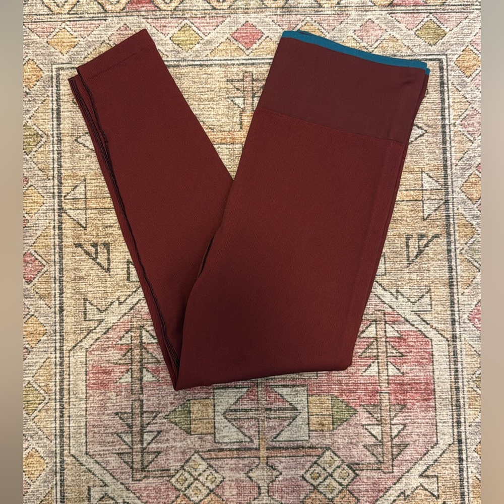 Outdoor voices leggings (XL)